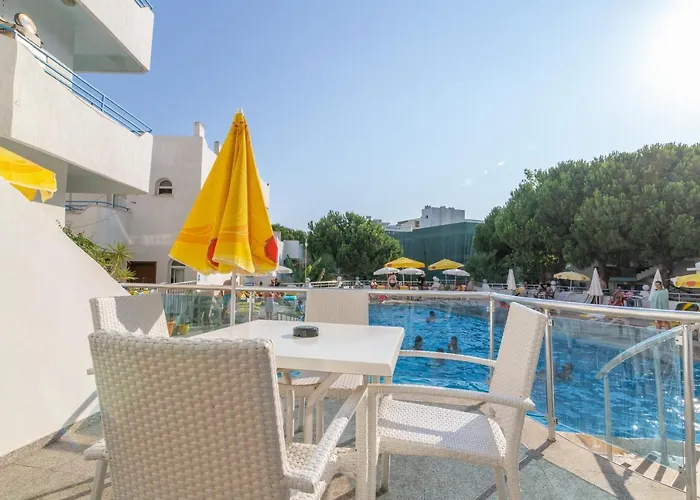 Ponz Hotel