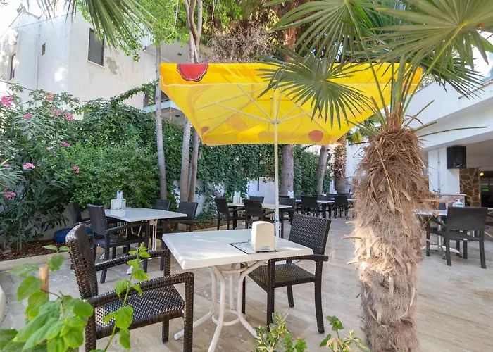 Ponz Hotel